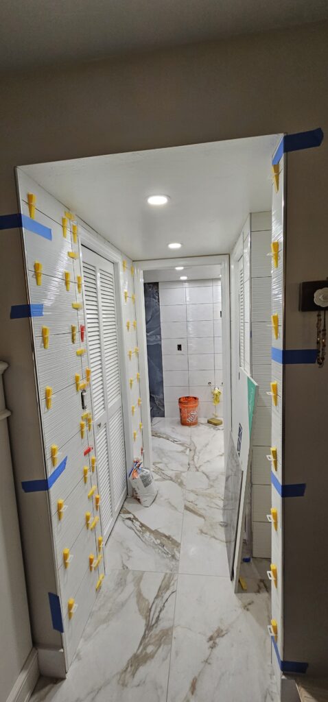 Continuous hallway Luxury Tiling