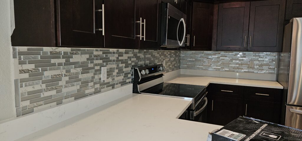 Crisp Corner Backsplash Wrap