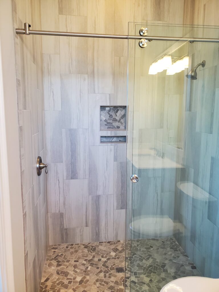 Frameless Bright Guest Bathroom Shower