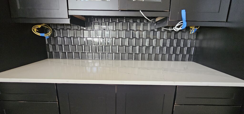 Linear Metal Mosaic Range Accent
