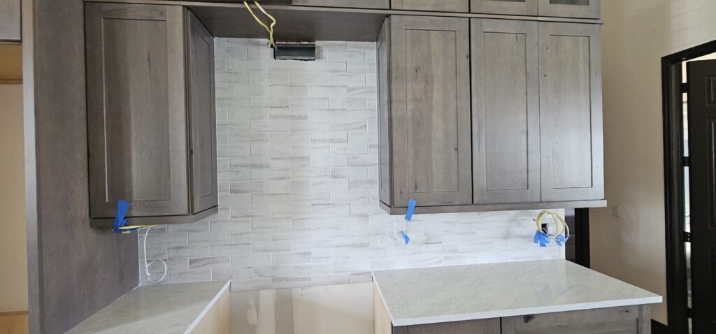 Soft Tonal Under-Cabinet Backsplash
