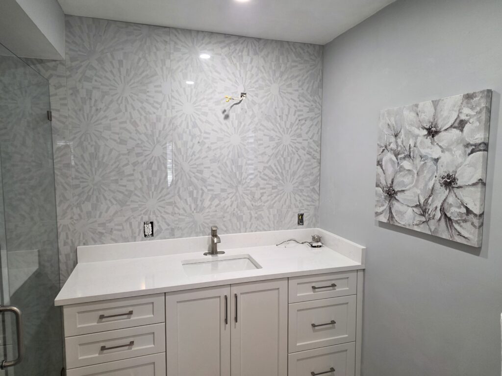 Delicate Mosaic Accent Bathroom Backsplash