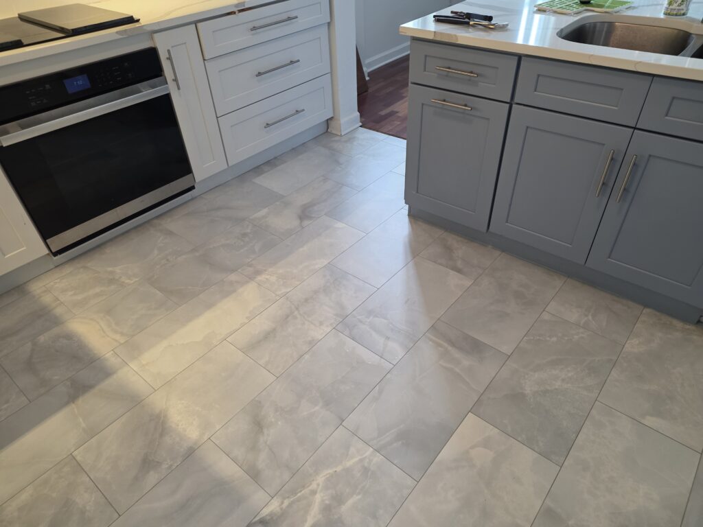 Modern Bright Open Kitchen Floors